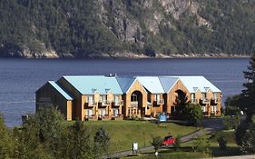 Battures Hotel Fjord Saguenay